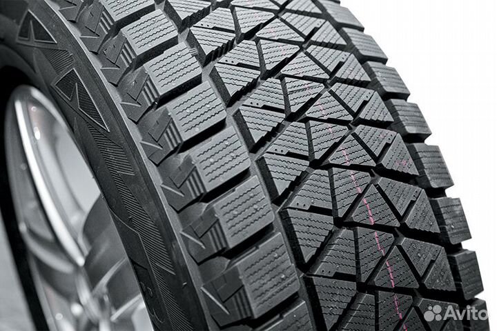 Bridgestone Blizzak DM-V2 235/55 R18 100T