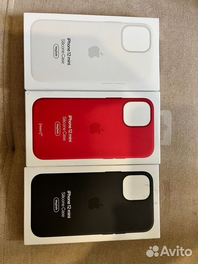 Оригинальный силиконовый чехол на iPhone 12mini