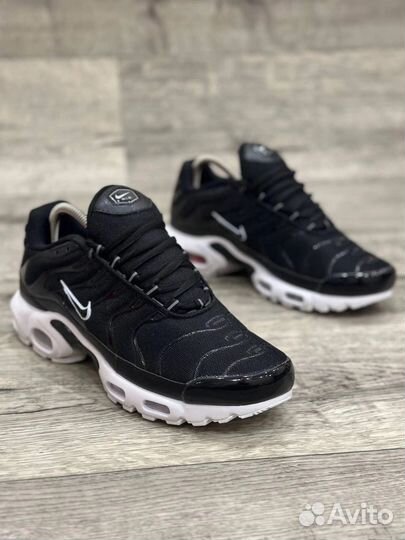 Кроссовки nike air max tn