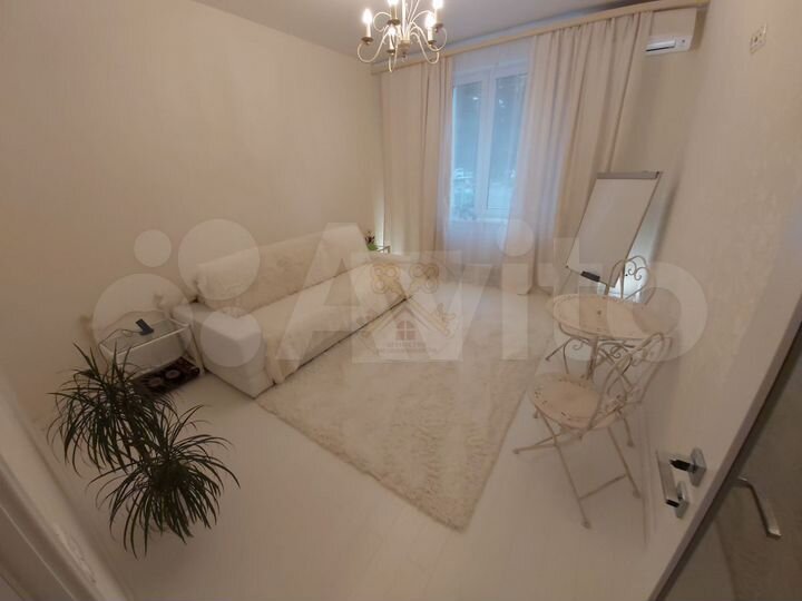 2-к. квартира, 84 м², 1/17 эт.