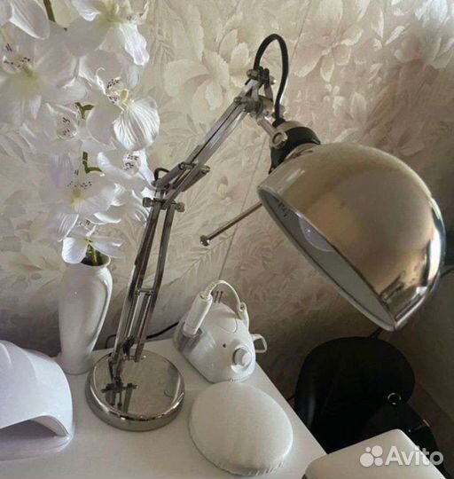 Лампа настольная для маникюра