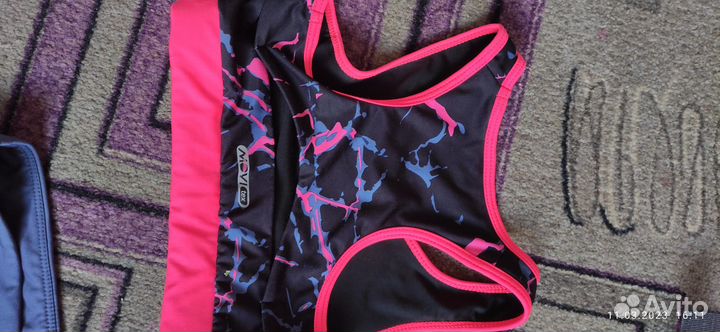 Спортивные лосины и топ