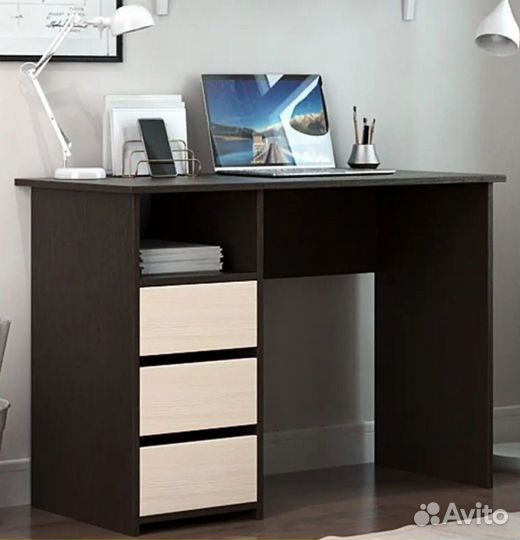 Письменный стол