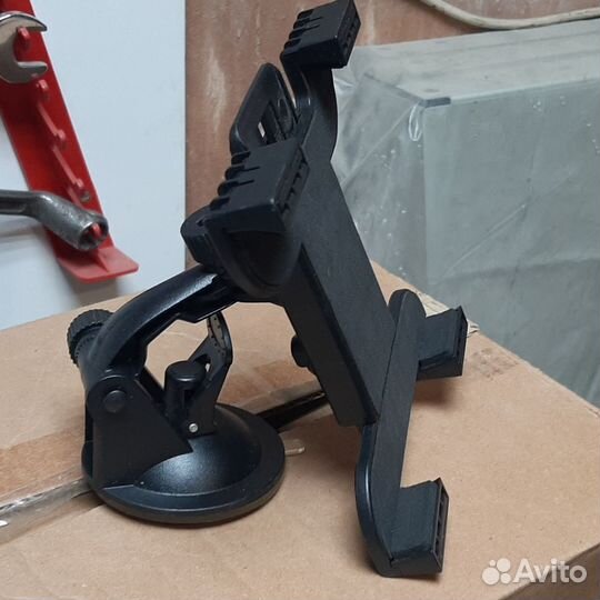 Автодержатель планшета на лобовое стекло