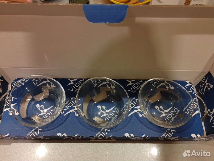 Набор стеклянных салатников на подносе, Италия