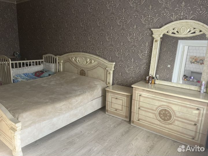 Спальный гарнитур