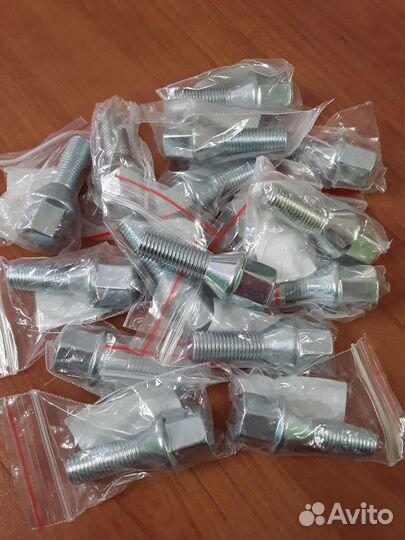 Болт колесный Рено логан меган флюенс симбол