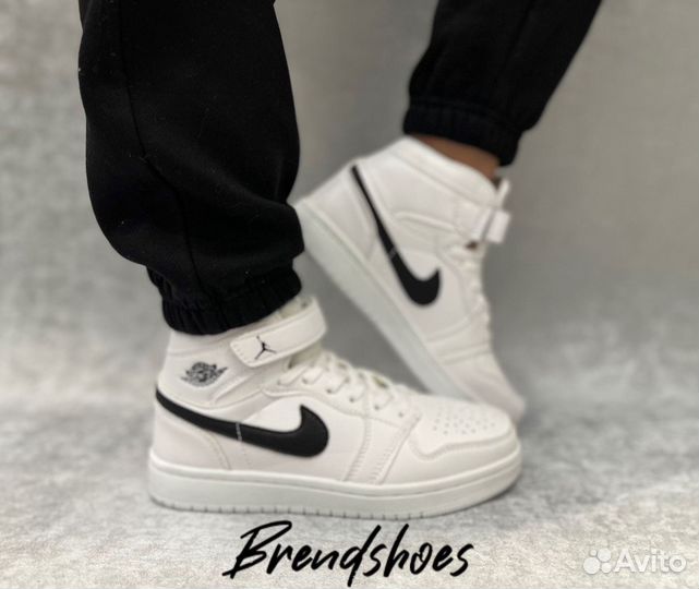 Кроссовки nike джордан 1
