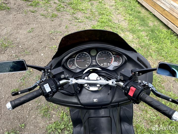 Максискутер Honda Forza Mf08
