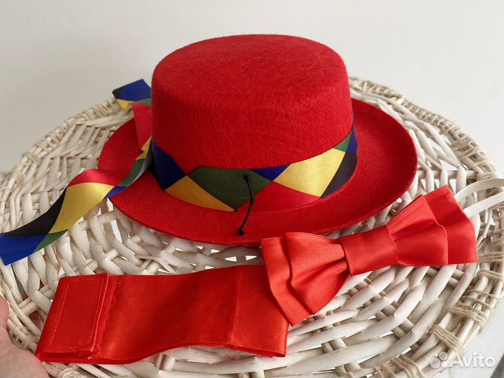 Шляпка красная карнавальная на резинке