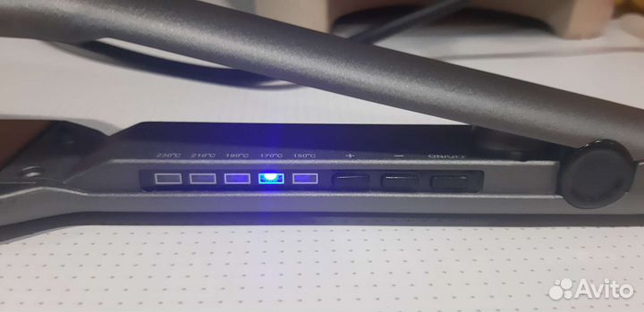 Выпрямитель для кератина с титановыми пластинами