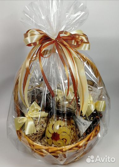 Корзина с чаем/кофе и мёдом учителю