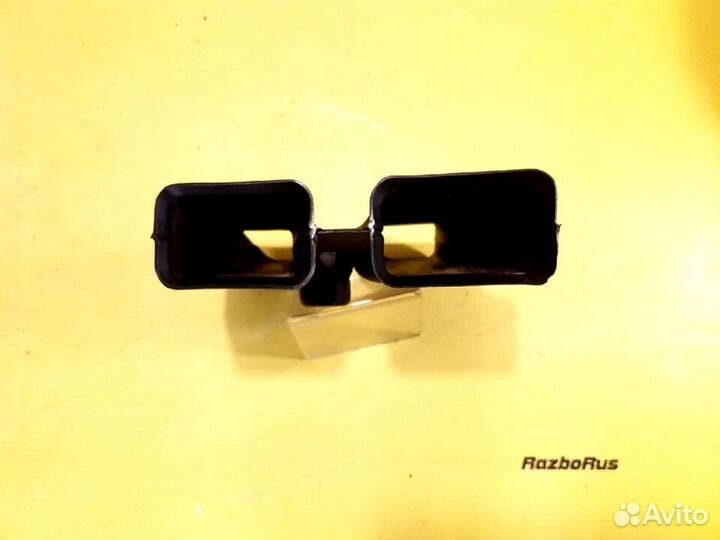 Воздуховод левый задний BMW 5 Series E60 E61 2003