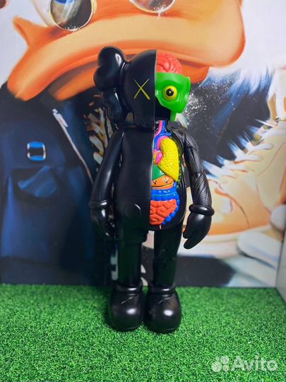 Фигурка kaws bearbrick