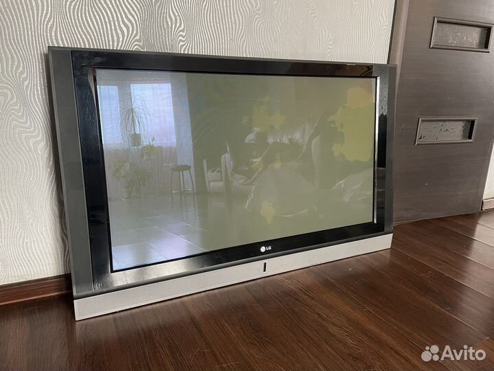 Телевизор LG 42PC1R