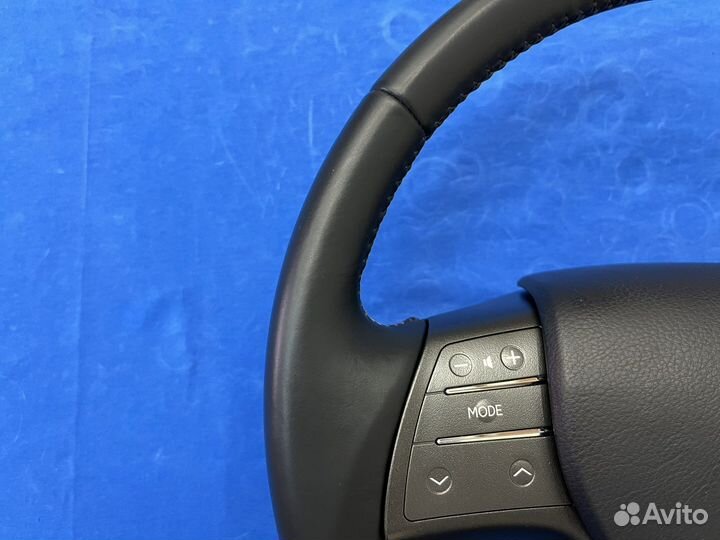 Оригинальный кожаный руль Lexus HS250h