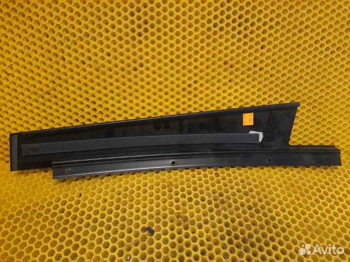 Накладка двери задняя левая Mercedes C-Class W204