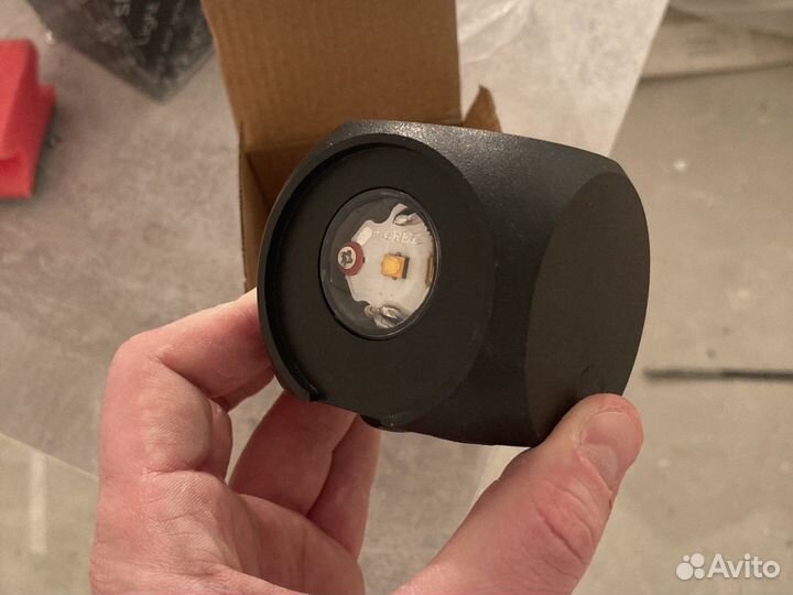 Настенный светодиодный светильник