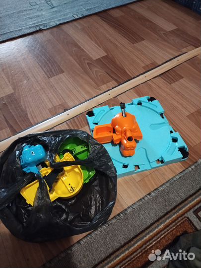 Детская обувь. игрушка и набор для рукоделия