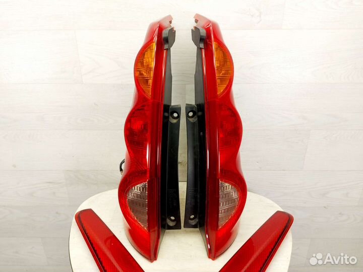 Фонари задние Nissan Note 2005-2013 Комплект