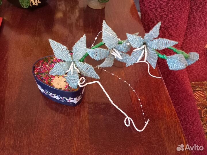 Цветы из бисера