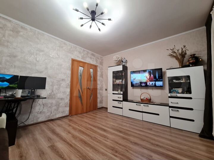 3-к. квартира, 77 м², 7/10 эт.