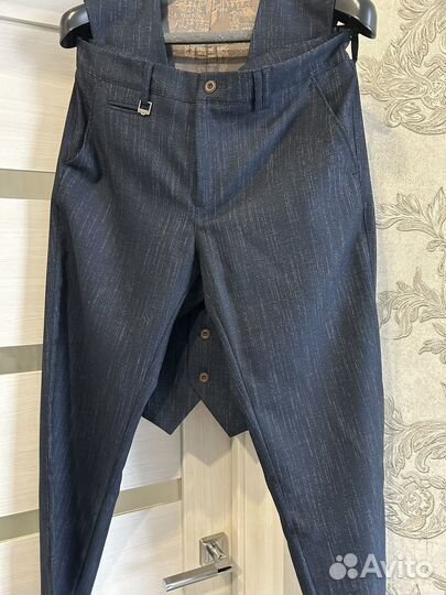 Мужской костюм тройка