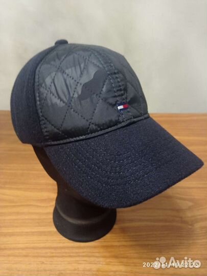 Бейсболка от бренда иTommy Hilfiger