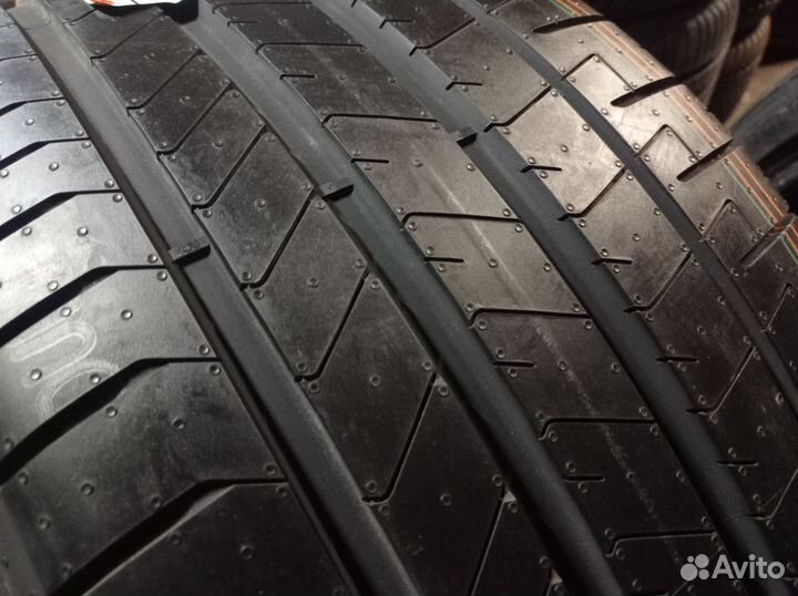 Pirelli P Zero PZ4 L.S. 315/35 R22 и 275/40 R22 111Y