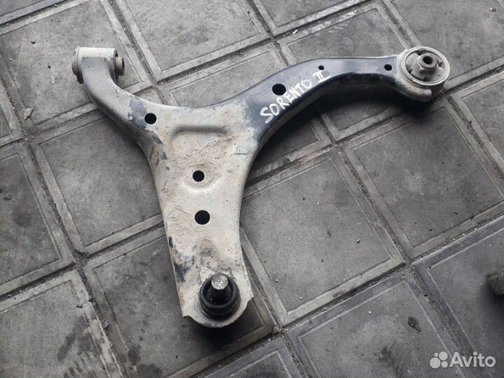 Рычаг передний правый Киа Sorento 2
