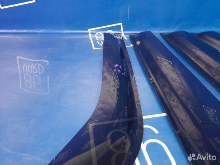 Ветровик Mitsubishi Pajero V78 4M41 2003