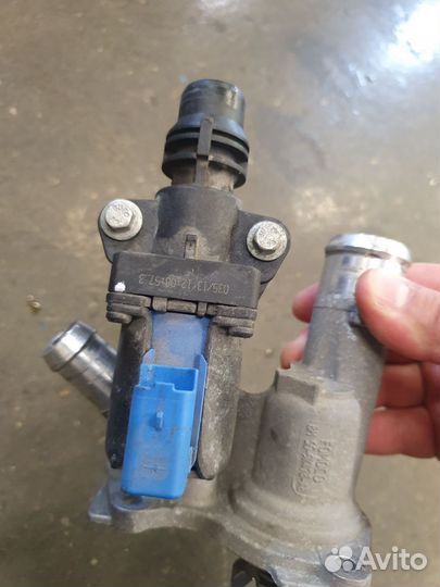 Термостат в сборе на форд куга 2-1.6,л