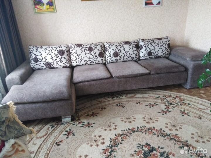 Диван