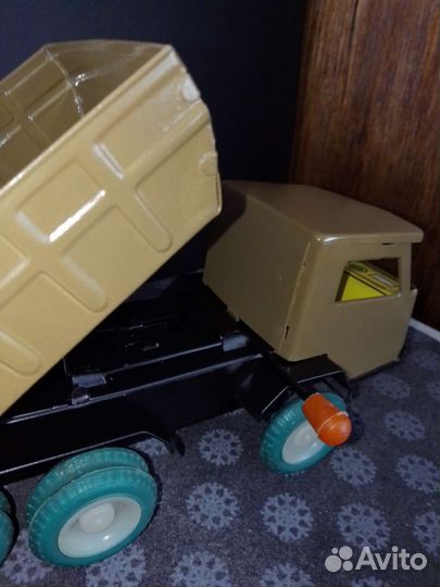 Реалистичные Игрушки. Камаз -43114. Камаз -65115