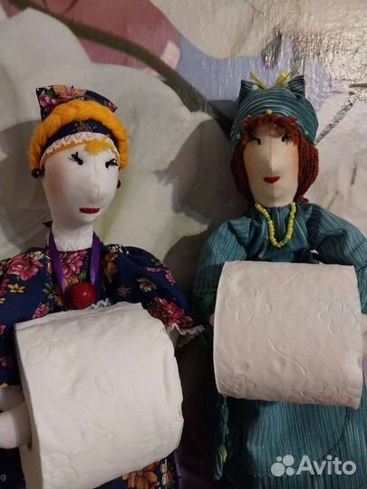 Куколка для туалетной бумаги