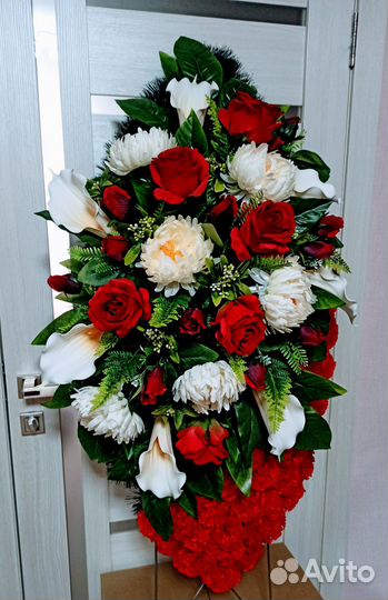 Венки в Саратове с бесплатной доставкой