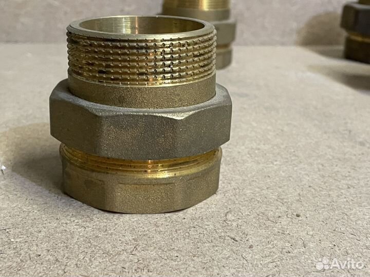 Муфта соединительная латунь 2,5