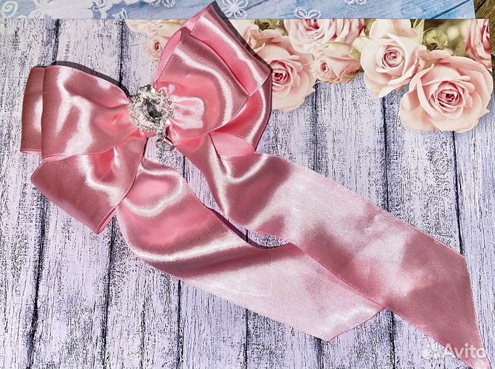 Корзина из бантиков, заколки, резинки