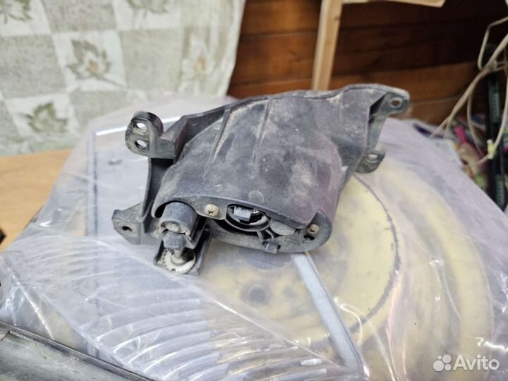 Туманки на Honda Fit Shuttle