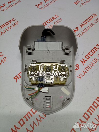 Плафон подсветки салона Peugeot 308 хэтчбек