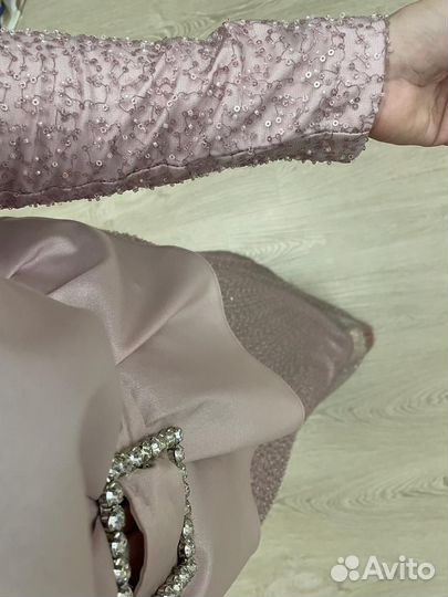 Вечернее платье