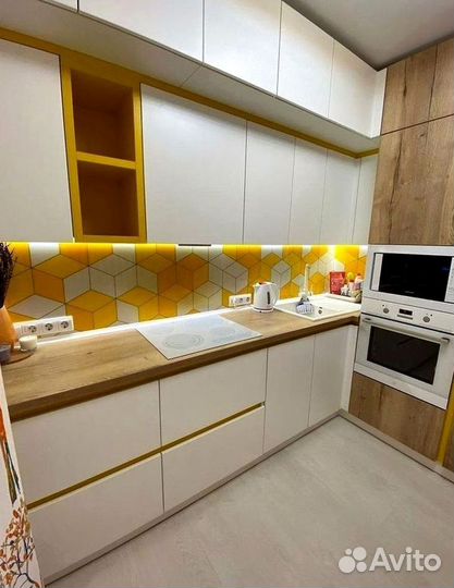 Кухонный гарнитур в стиле хай тек