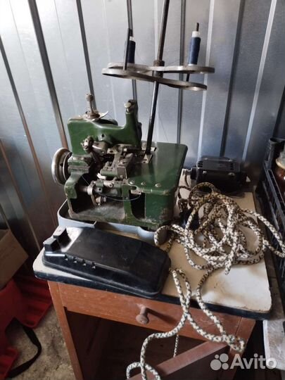 Промышленный Оверлок для швейной машины