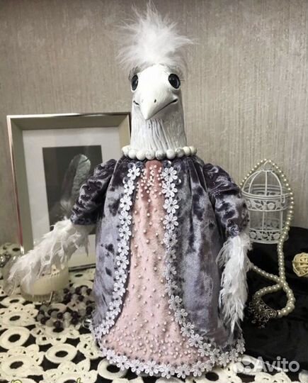 Интерьерная игрушка белая ворона