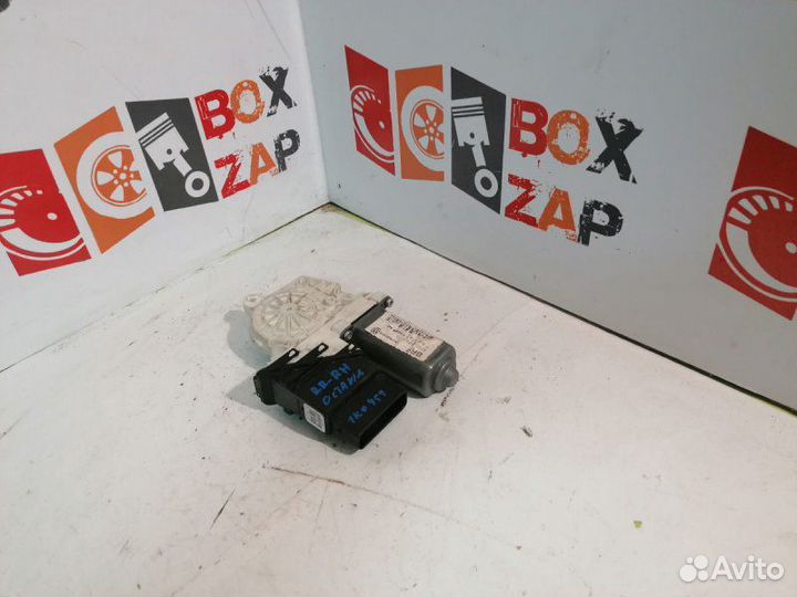 Моторчик стеклоподъемника задний правый Skoda