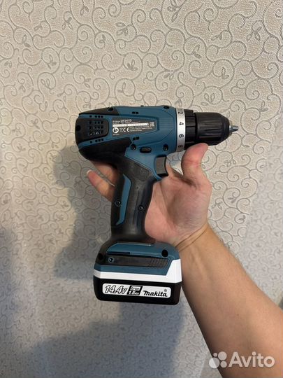 Шуруповерт Makita DF347DWE