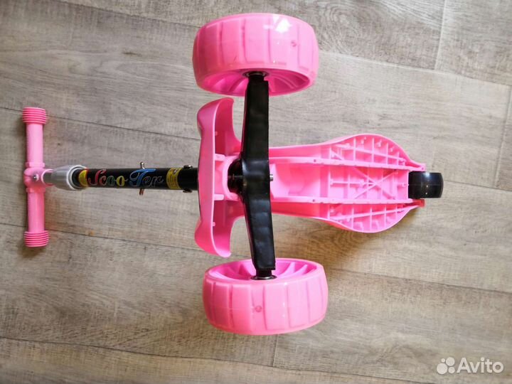 Самокат трехколесный новый