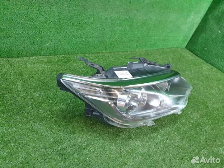 Фара правая Toyota Camry