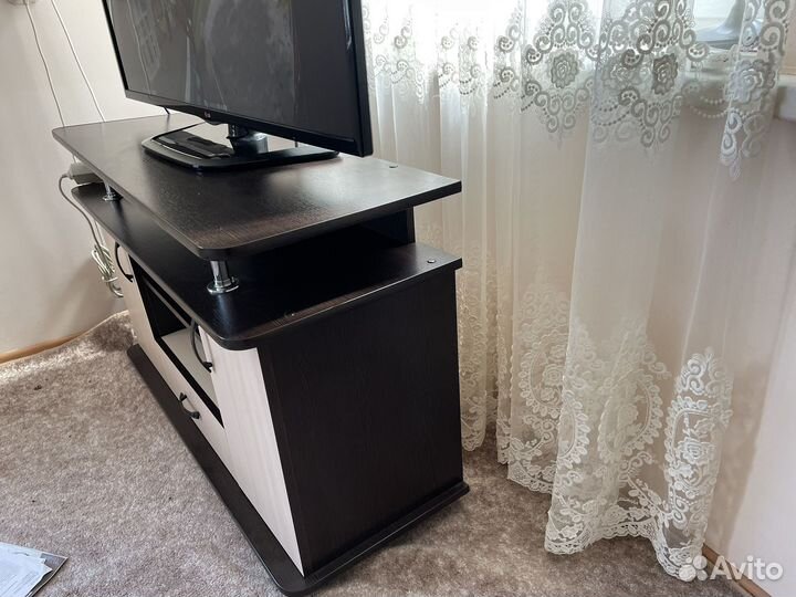 Тумба под телевизор