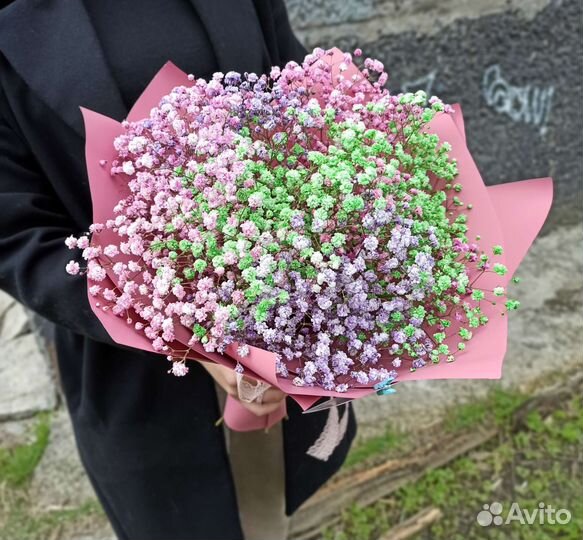 Букет разноцветной гипсофилы